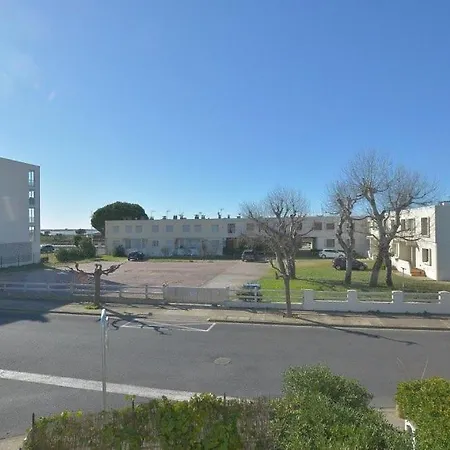 2 Pièces, Esquinade 1 à 100m De La - Rive Droite Boucanet